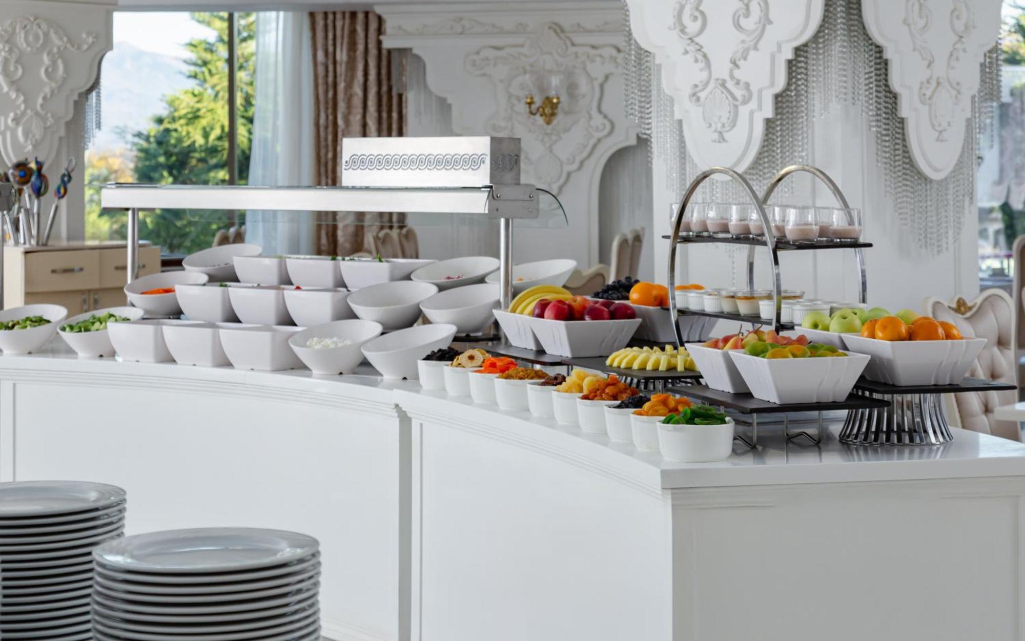 Shamakhi Palace Sharadil Seredil Εξωτερικό φωτογραφία A buffet