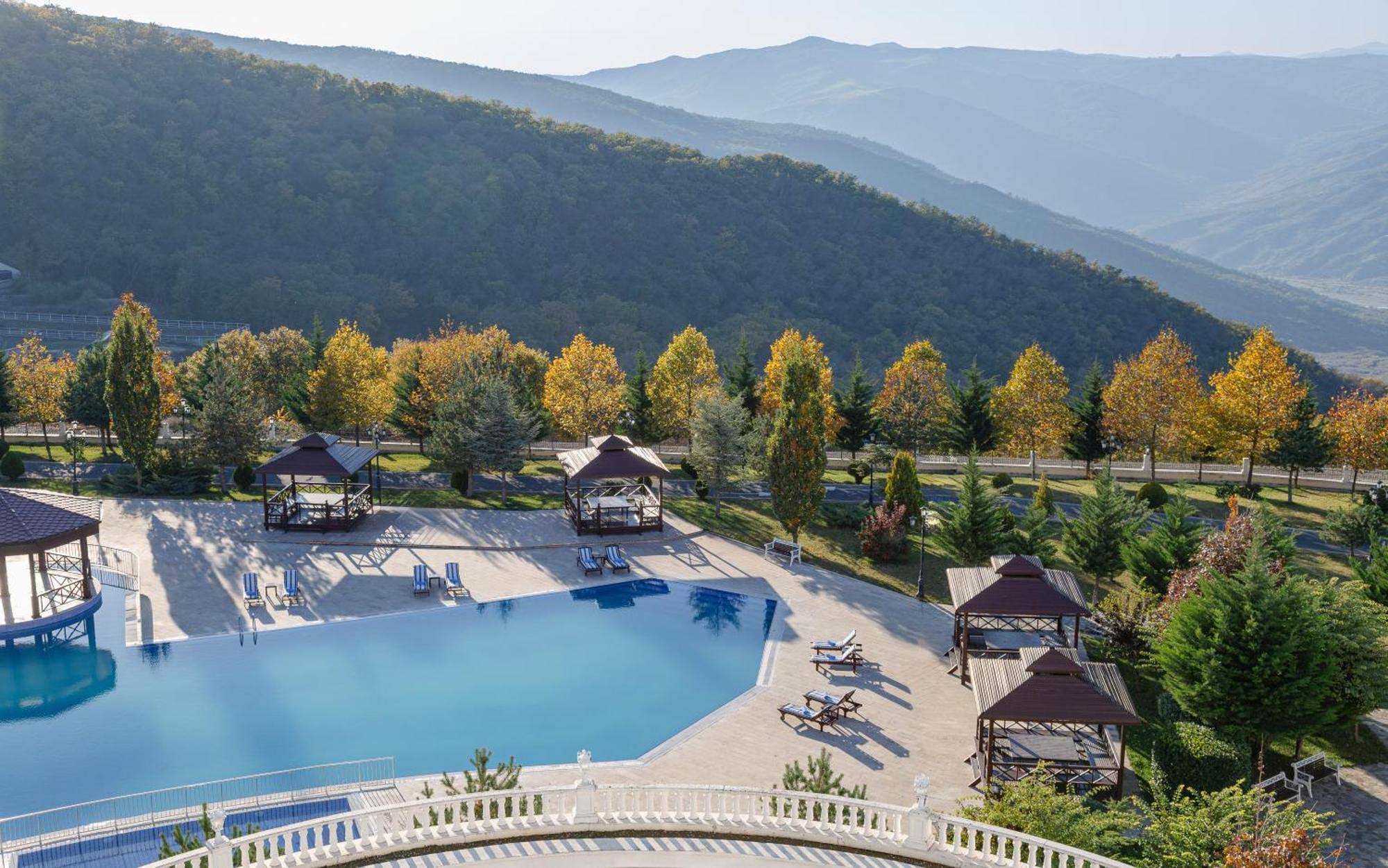 Shamakhi Palace Sharadil Seredil Εξωτερικό φωτογραφία The swimming pool at the hotel