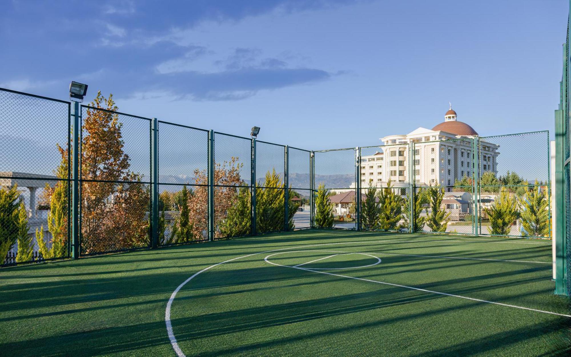 Shamakhi Palace Sharadil Seredil Εξωτερικό φωτογραφία Tennis courts at the resort